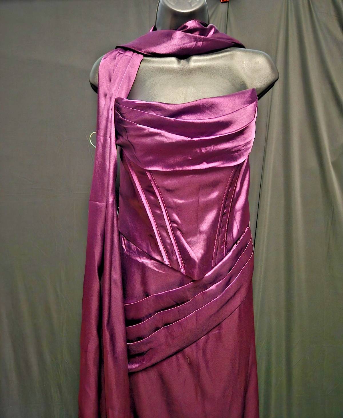 PURPLE/WINE SATIN STRAPLESS PROM/FORMAL GOWN W/SCARF SIZE 8/10 BONING NWT