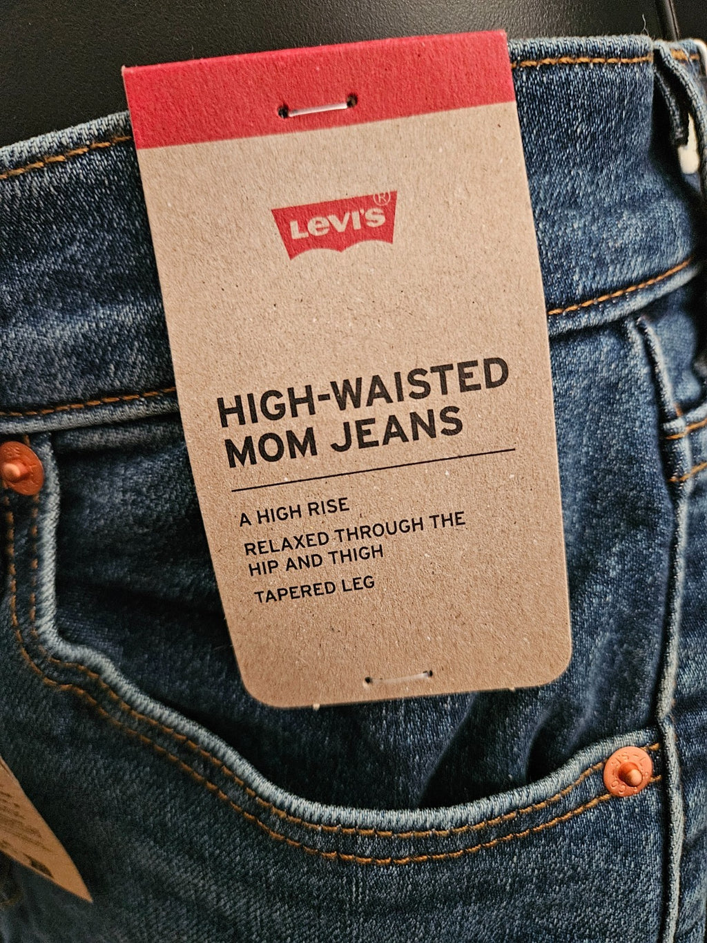 LEVIS HIGH WAISTED MOM JEANS SIZE 27 W  X 29 INSEAM NWT