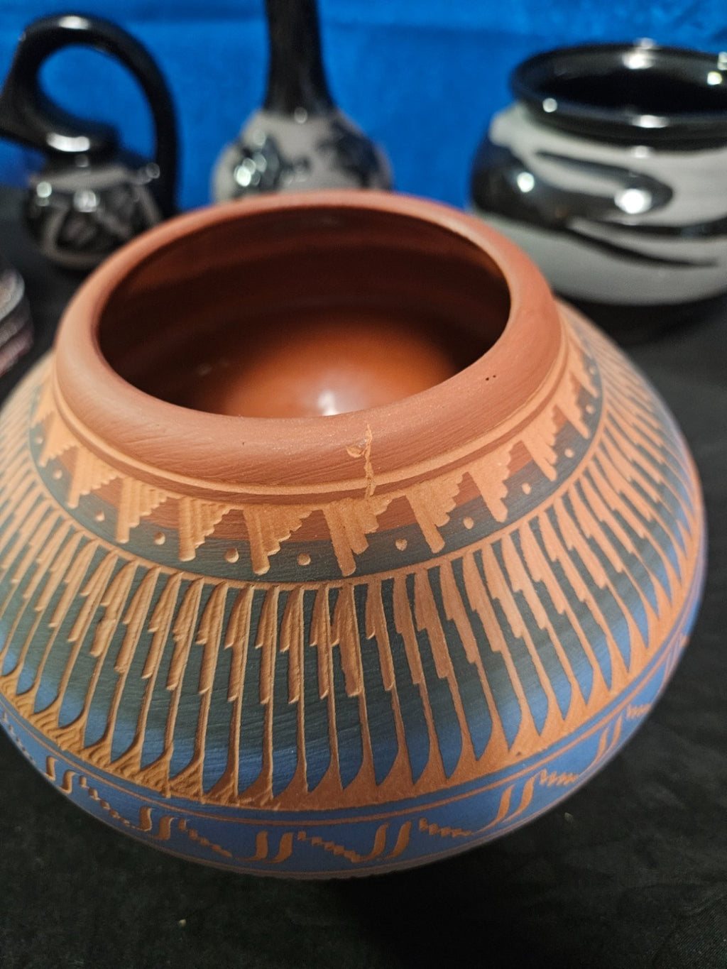 HANDMADE VINTAGE NATIVE AMERICAN ETCHED POTTERY BY ERNEST WATKININ JR NAVAJO