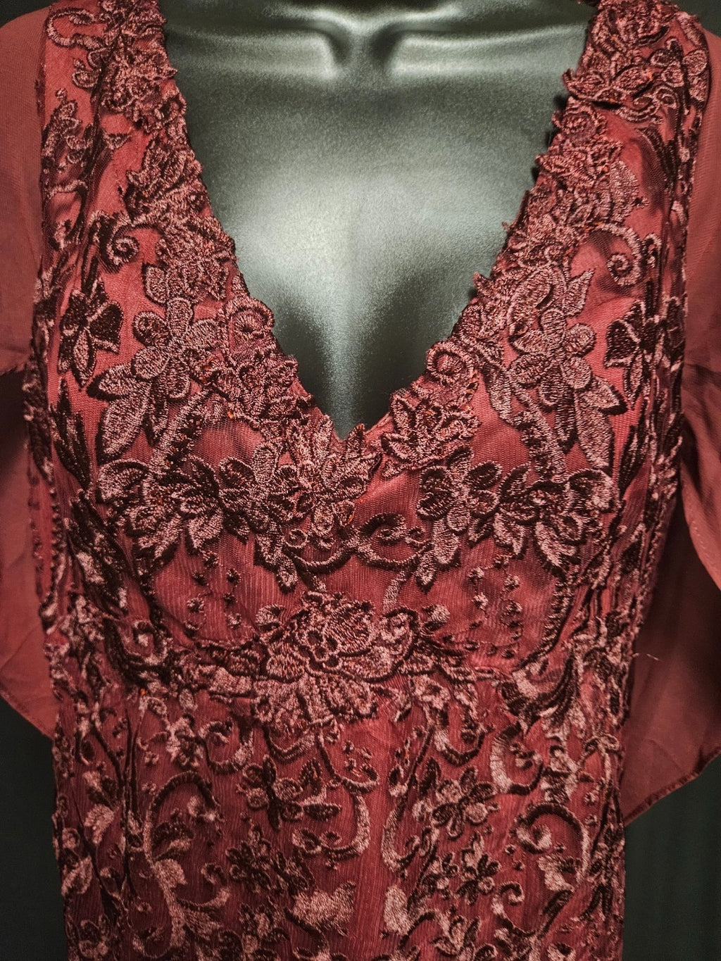 EXQUISITE SIZE 14 WINE LACE ZIPPER BACK COWL BACK FORMAL GOWN NWT PROM/WEDDING