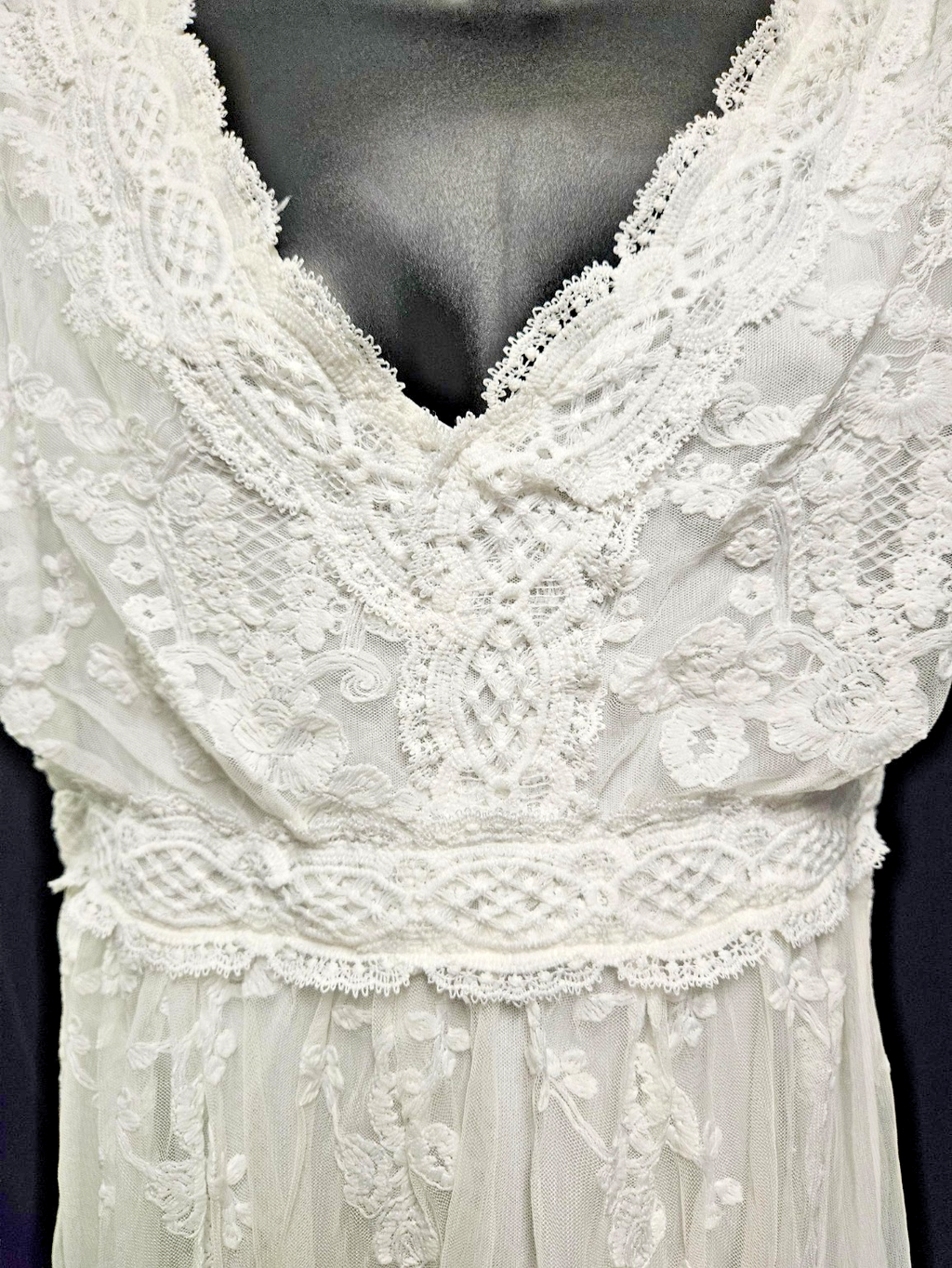MISSLOOK MEDIUM WOMENS WHITE LACE & POLYESTER MIDI GOWN NWOT