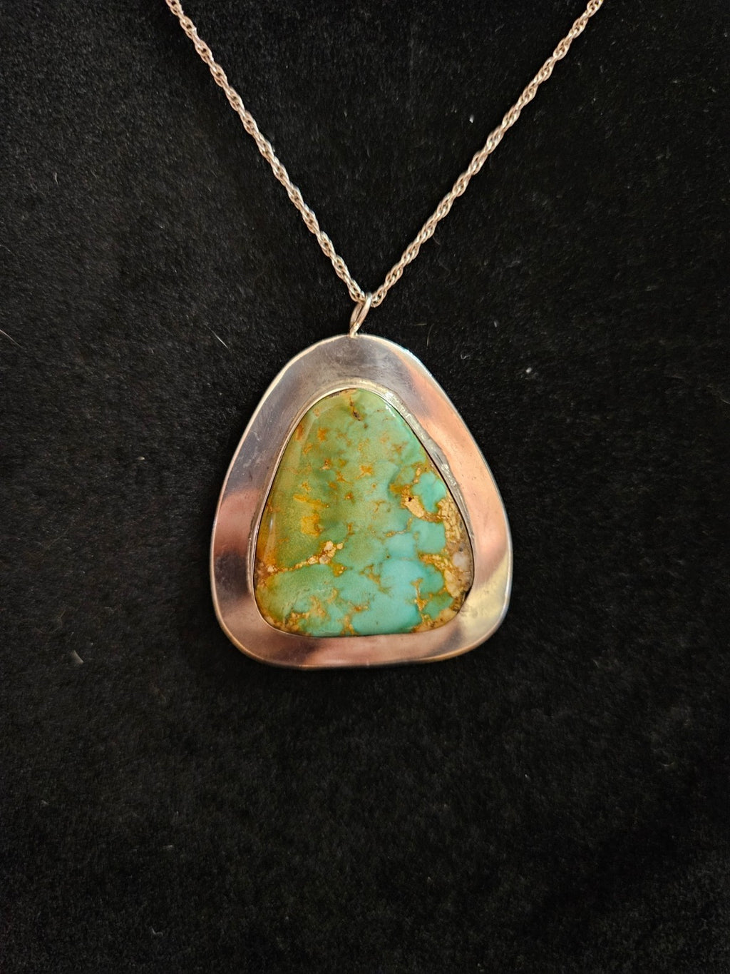 NATIVE AMERICAN HAND MADE STERLING TURQUOISE PENDANT & CHAIN ARTIST INITIAL