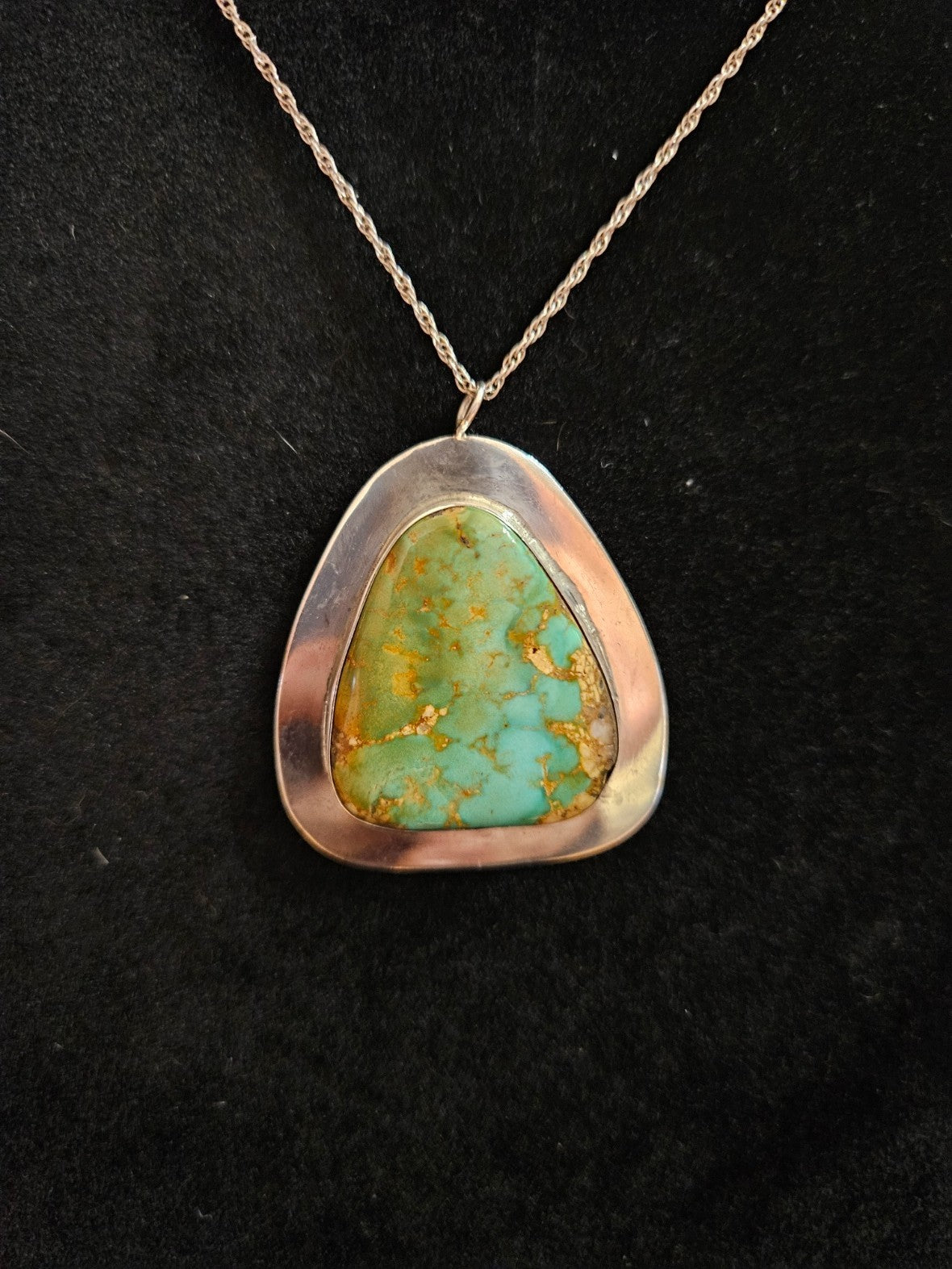 NATIVE AMERICAN HAND MADE STERLING TURQUOISE PENDANT & CHAIN ARTIST INITIAL