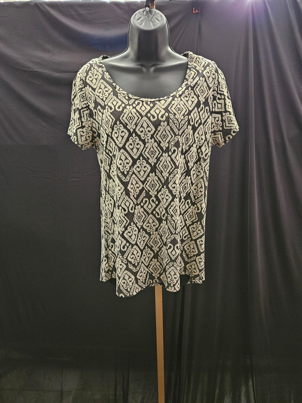 LULAROE WOMEN'S SIZE M MULTI PATTERN TUNIC TOP PRE-OWNED