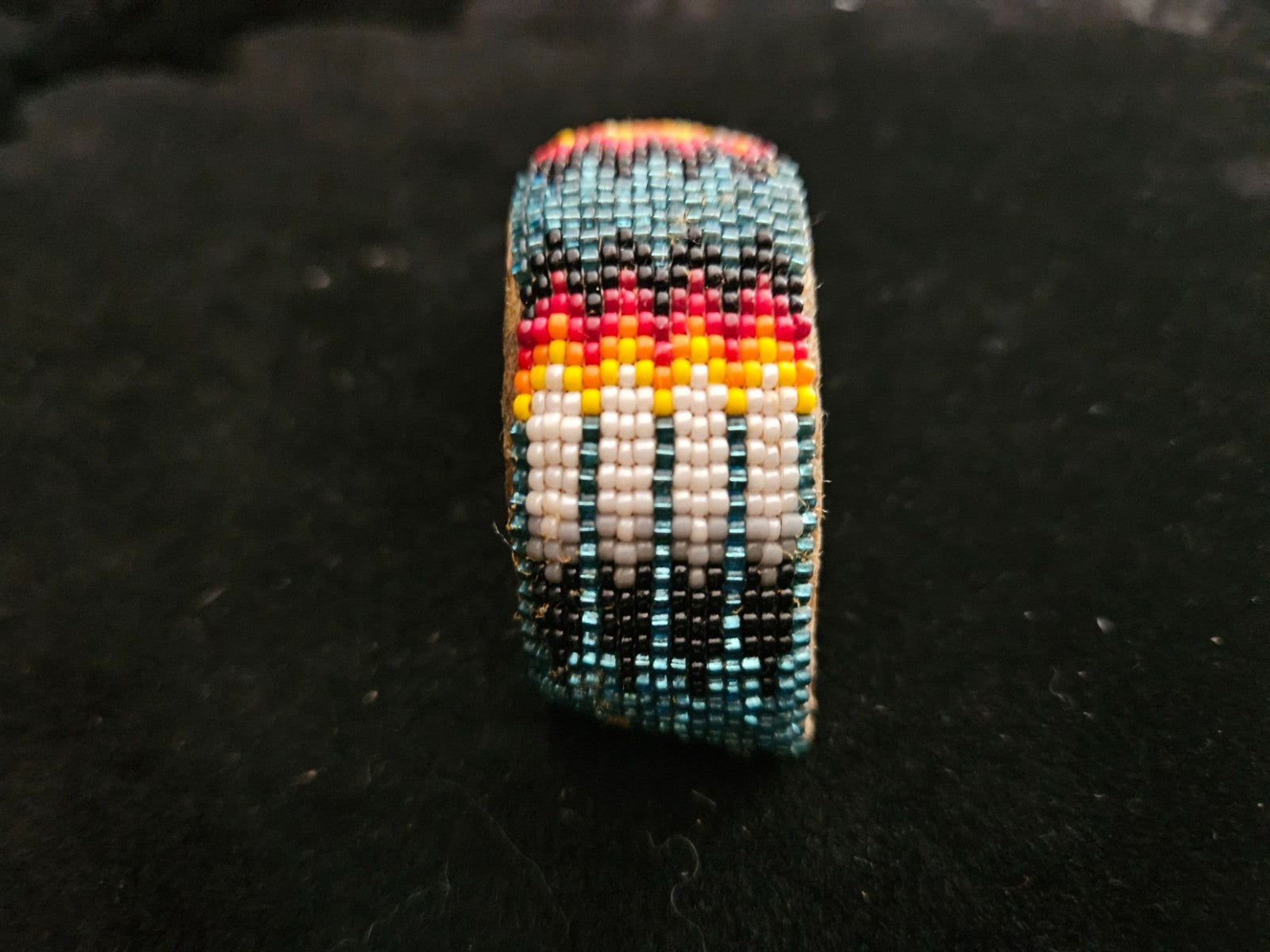 NATIVE AMERICAN NAVAJO LOOM BEADED ON LEATHER PONYTAIL BARRETTE GREEN