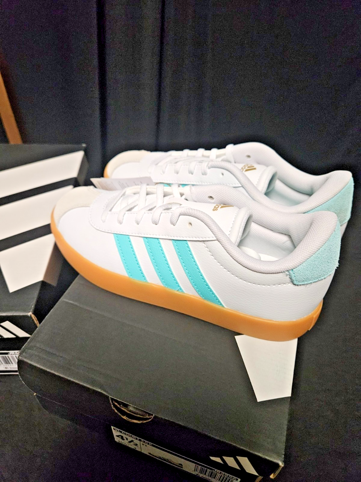 WOMEN'S ADIDAS VL COURT 3.0 K JS2596 TENNERS SIZE 4.5 NIB RUNS LG