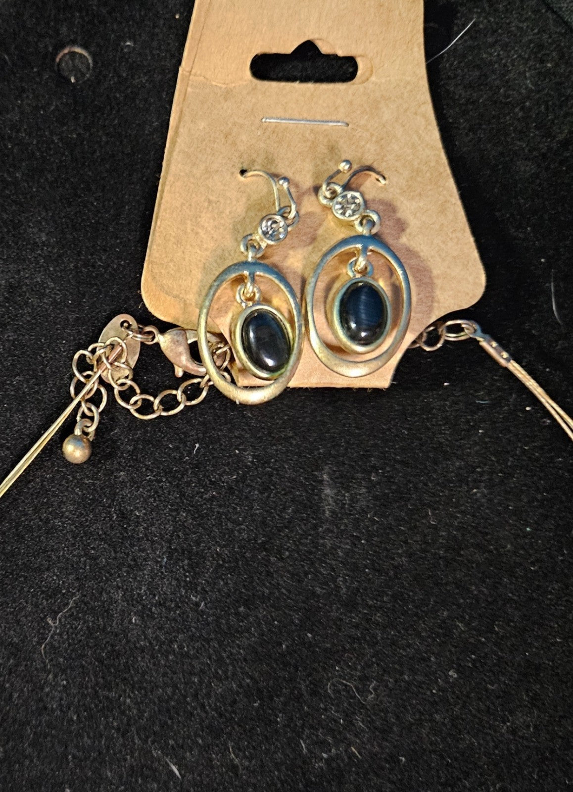 WOMEN'S NECKLACE SET TRIPLE WIRE YELLOW GOLD FILL OVER STAINLESS W/ONYX ACCENT