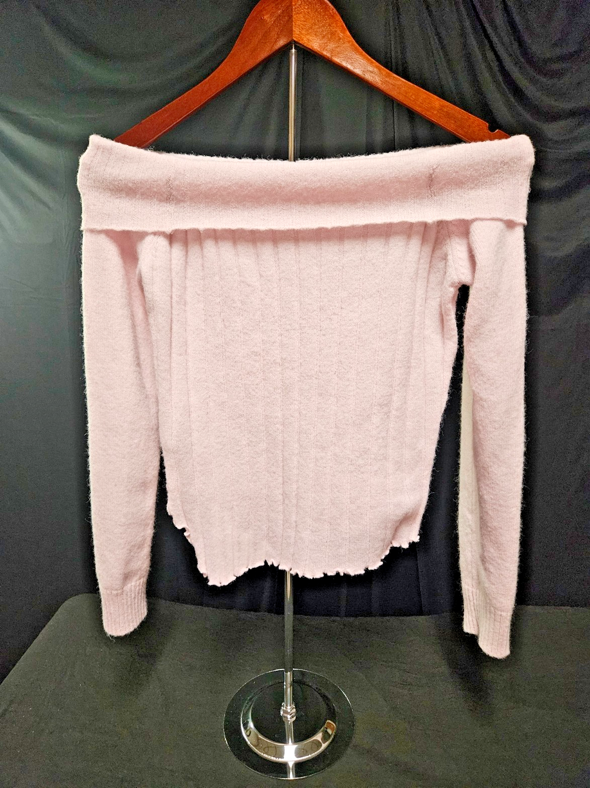 ABSOLUTELY ADORABLE! WOMEN'S SIZE XS EDIKTED PINK OFF THE SHOULDER SWEATER