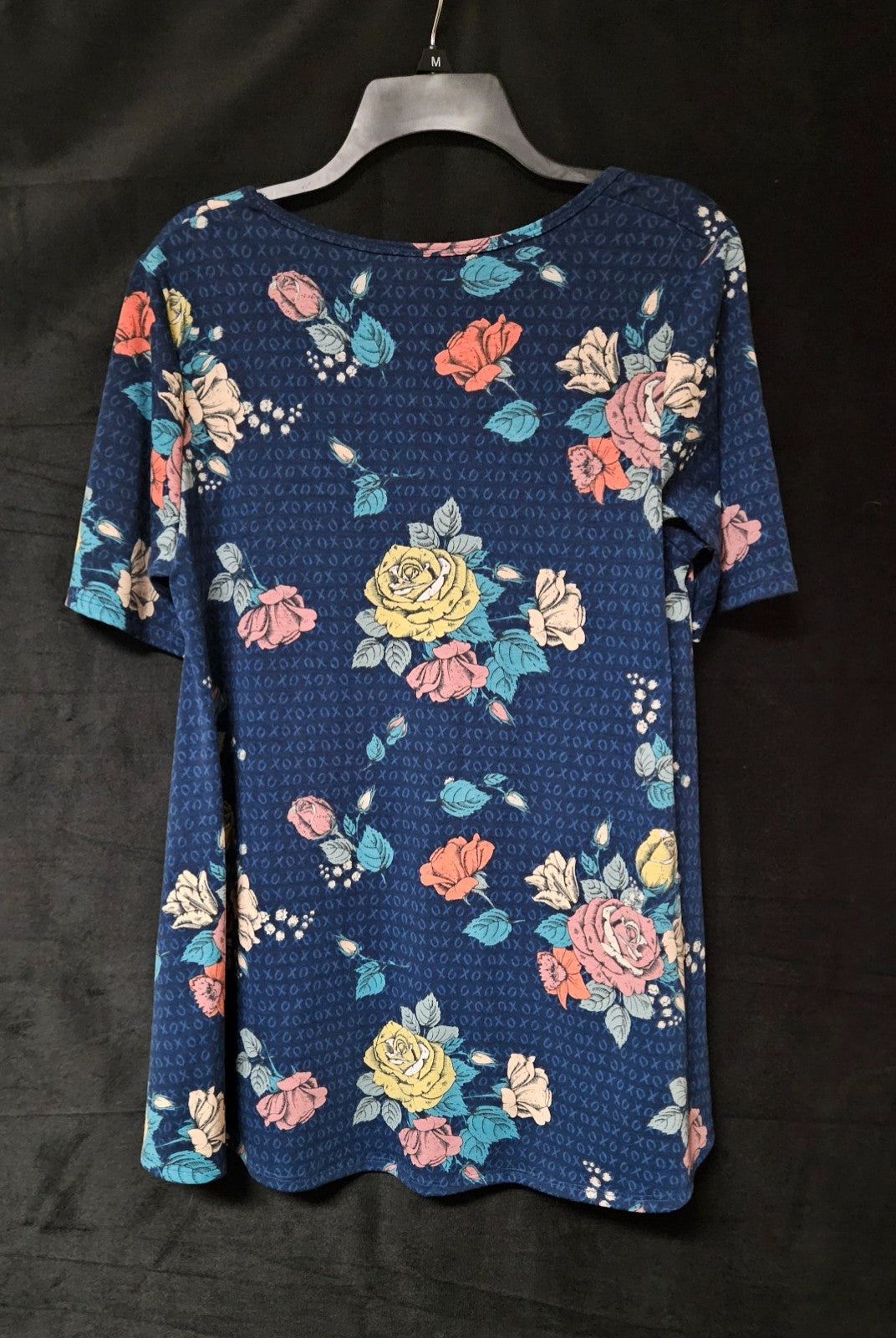 Lula Roe Ladies Tee Shirt Size MEDIUM Multi Color Floral Print Soft Short Sleeve