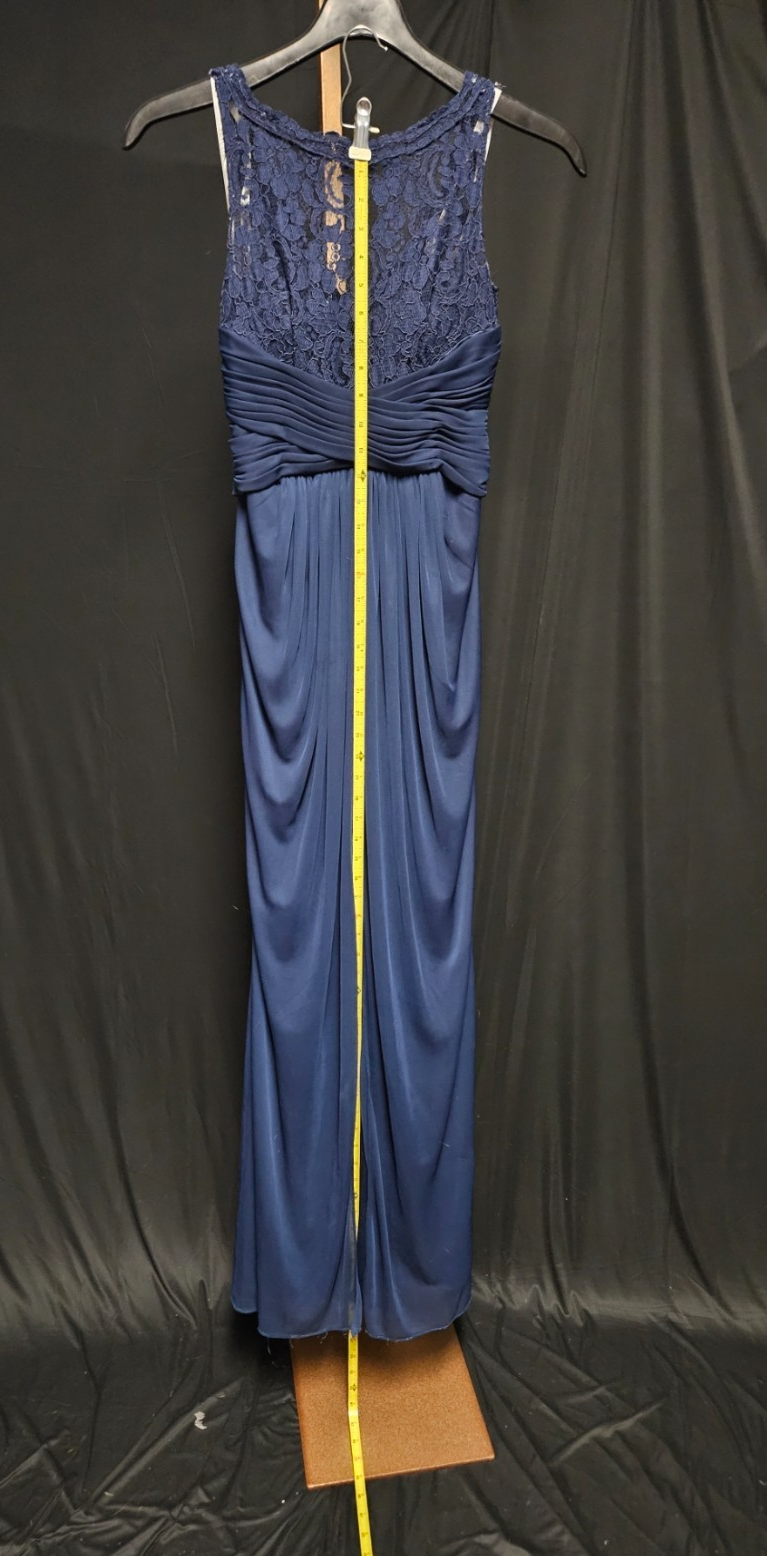 DAVID'S BRIDAL SZ 2 USEDFORMAL GOWN /BRIDESMAIDS/PROM LACE BODICE, RUCHING NAVY