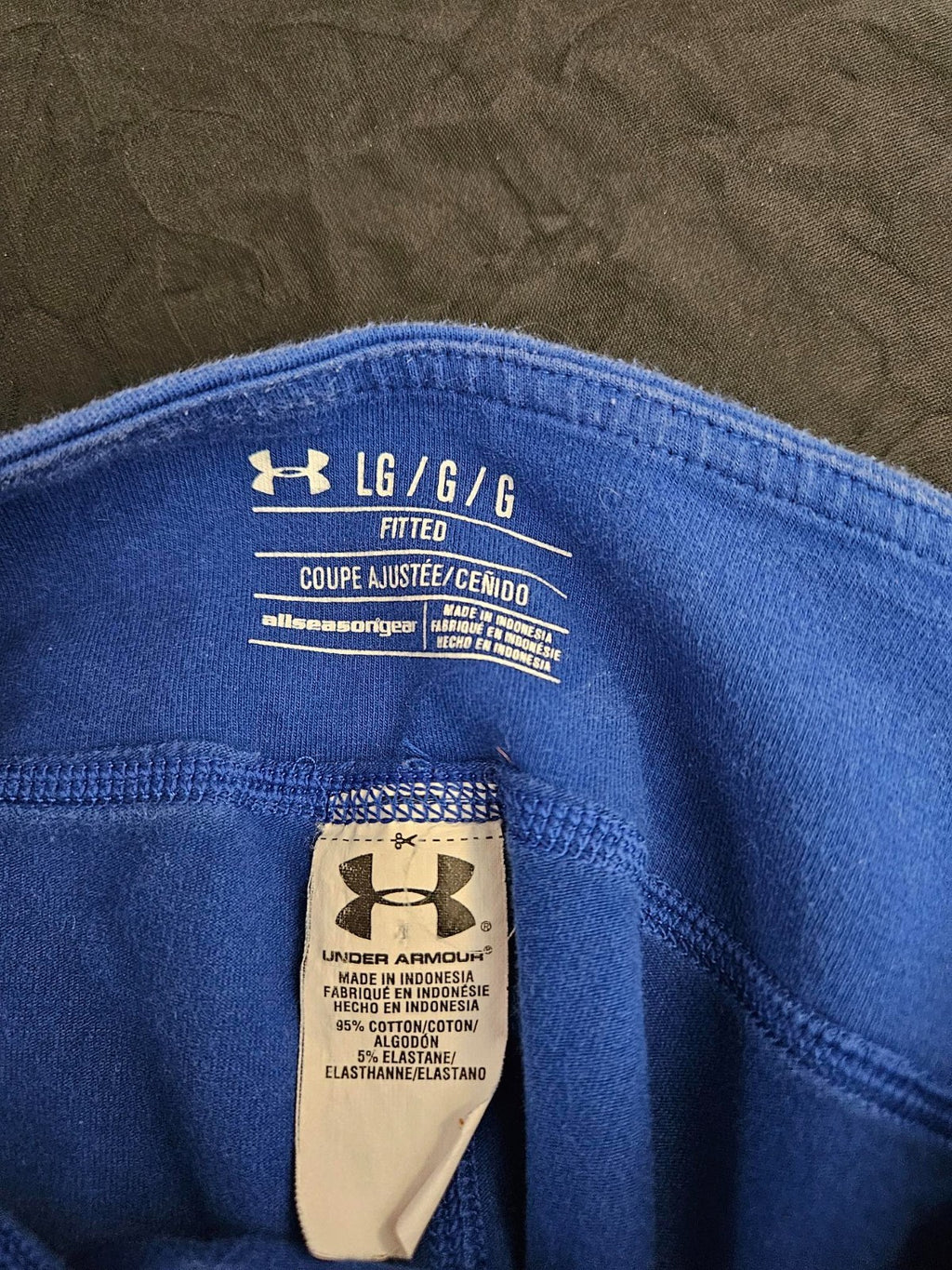 WOMEN'S UNDER ARMOR PERFORMANCE BUNDLE SHIRT AND LEGGINGS SIZE LARGE