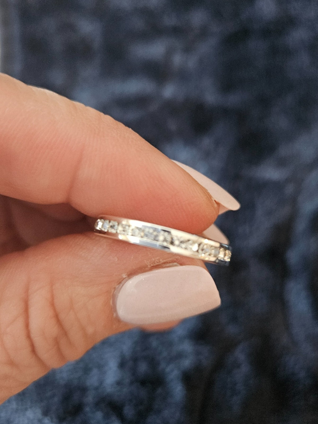 WOMEN'S CRYSTAL PURE SILVER OVER BRASS ETERNITY BAND SIZE 7