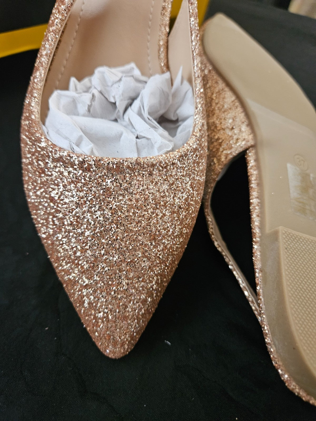 WOMEN'S SZ 6.5  (37) GOLD/GLITTER POINTED TOE DRESS FLAT NEW IN BOX