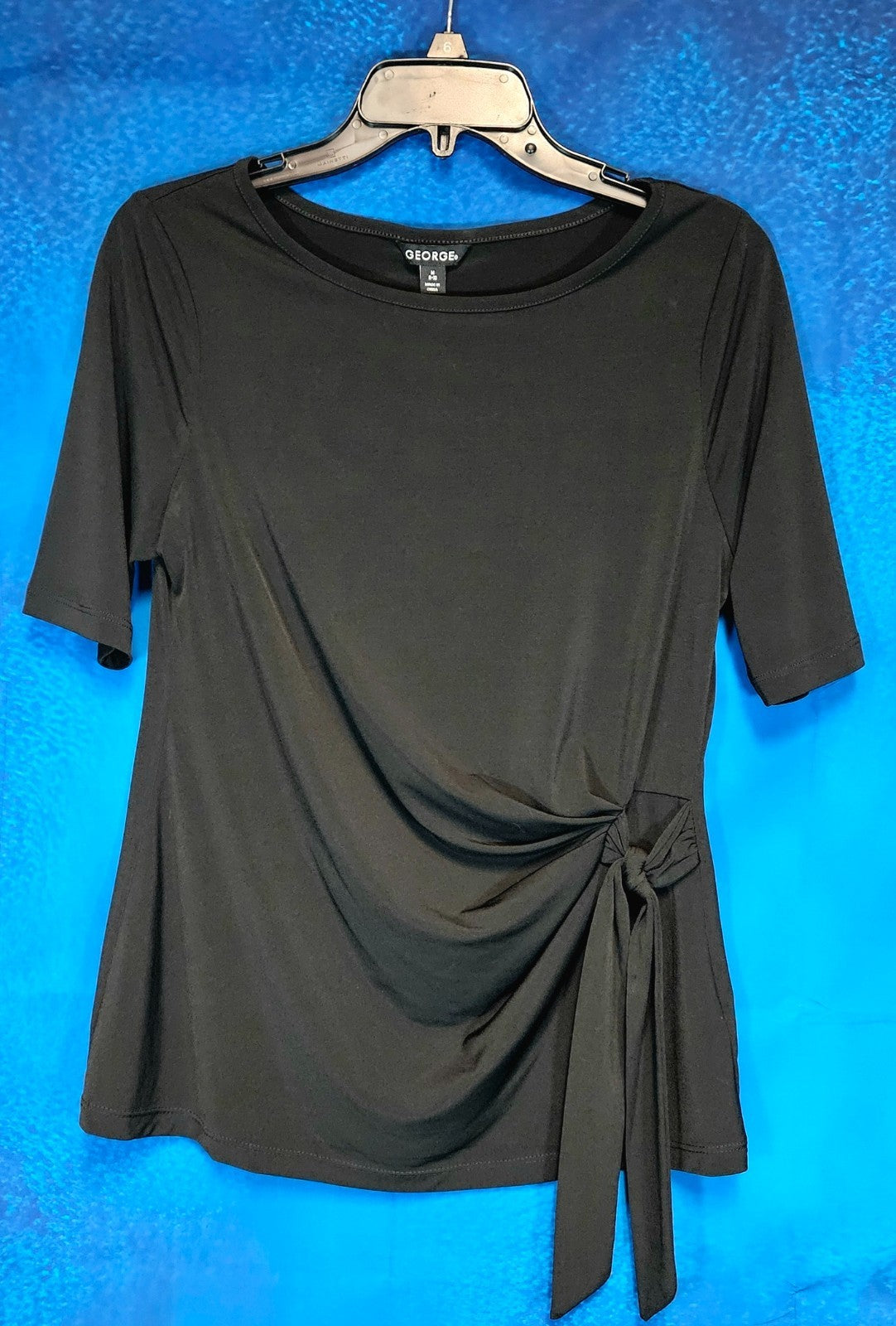 WOMEN'S SIZE MEDIUM & XL THREE DRESS SHIRT BUNDLE