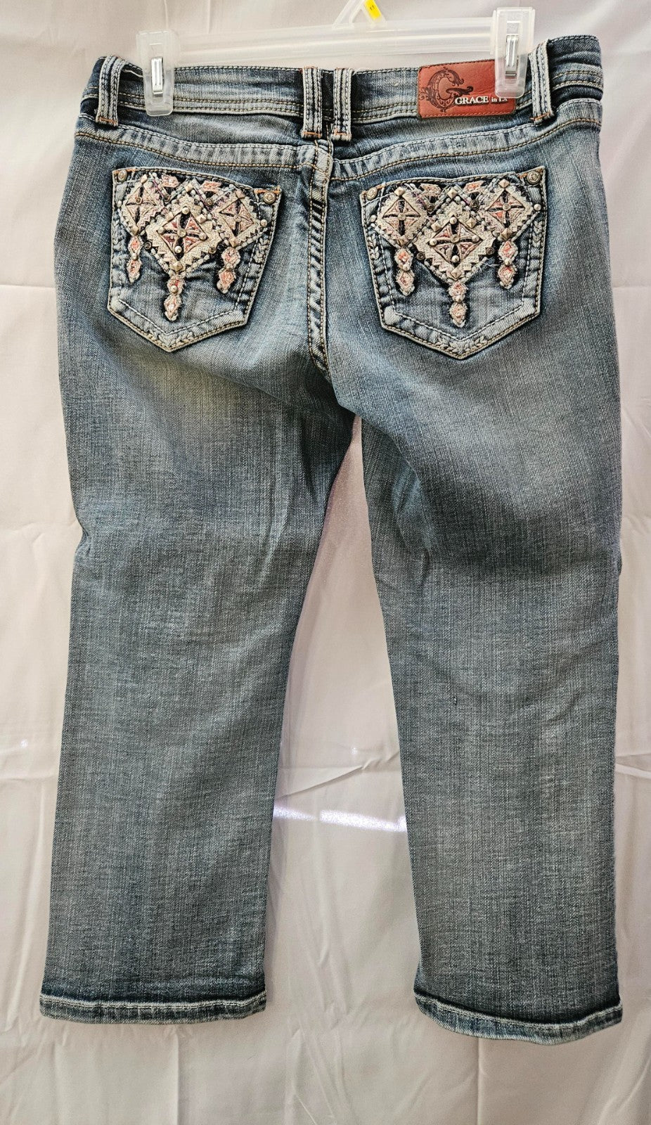 Women's SouthWestern Embellished Grace in LA Capri Jeans Size 28