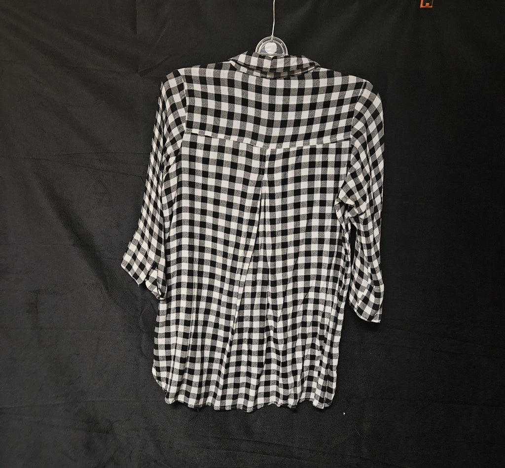 Bundle 2 Women's Long Sleeve Dress Shirts Size LARGE