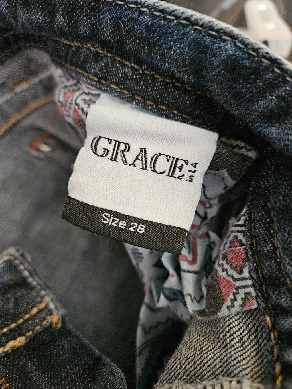 Women's SouthWestern Embellished Grace in LA Capri Jeans Size 28