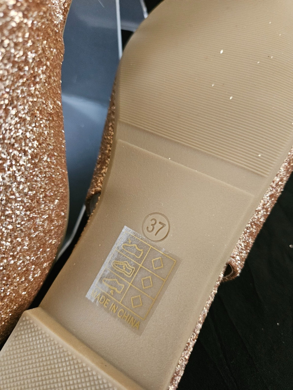 WOMEN'S SZ 6.5  (37) GOLD/GLITTER POINTED TOE DRESS FLAT NEW IN BOX
