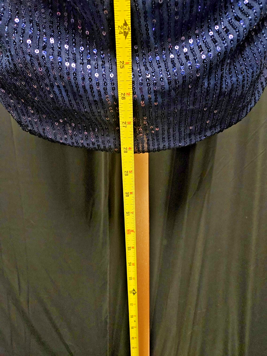 NAVY SEQUINE SIZE 8/10 M ON/OFF SHOULDER SHORT FORMAL/COCKTAIL/PROM DRESS