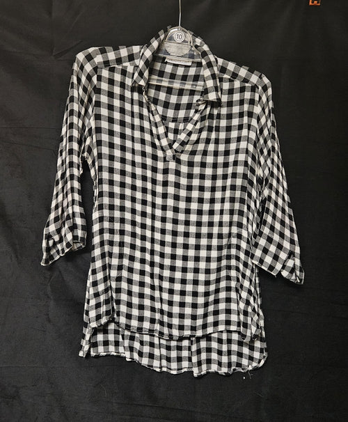 Bundle 2 Women's Long Sleeve Dress Shirts Size LARGE