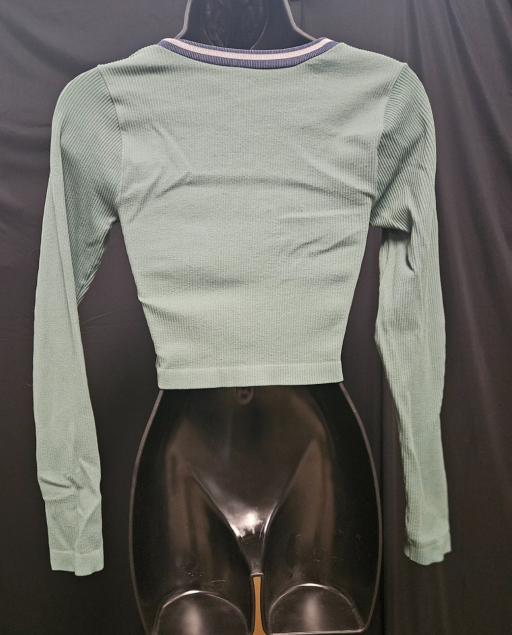 URBAN OUTFITTERS OUT FROM UNDER RIBBED CROP HENLEY GREEN SZ MED