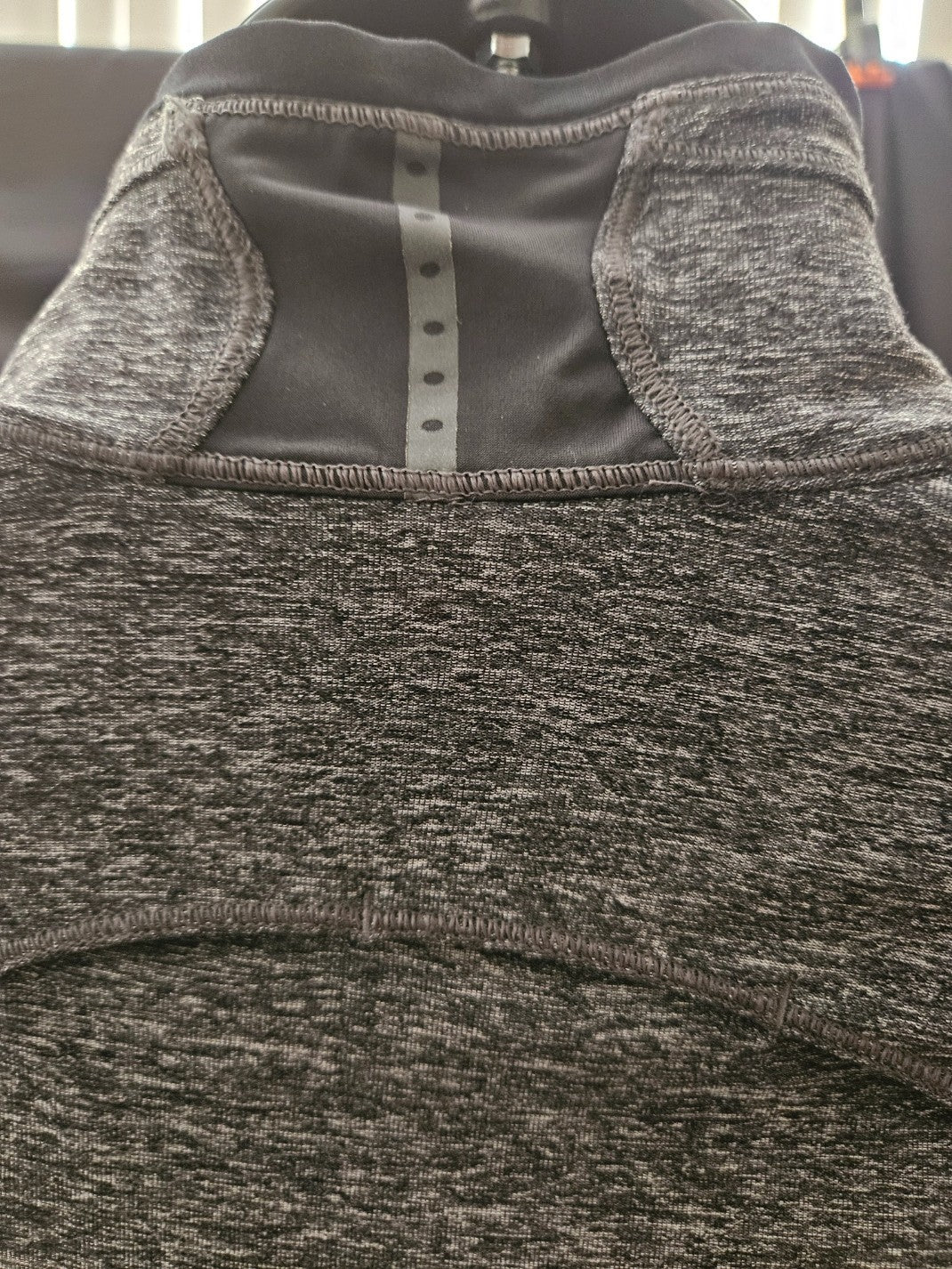 LULULEMON ATHLETICA SZ 4 GRAY/BLACK 1/4 ZIP PULLOVER