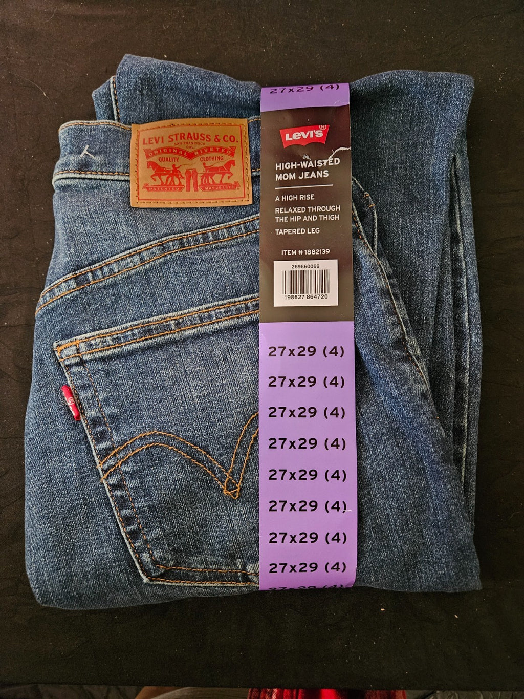 LEVIS HIGH WAISTED MOM JEANS SIZE 27 W  X 29 INSEAM NWT