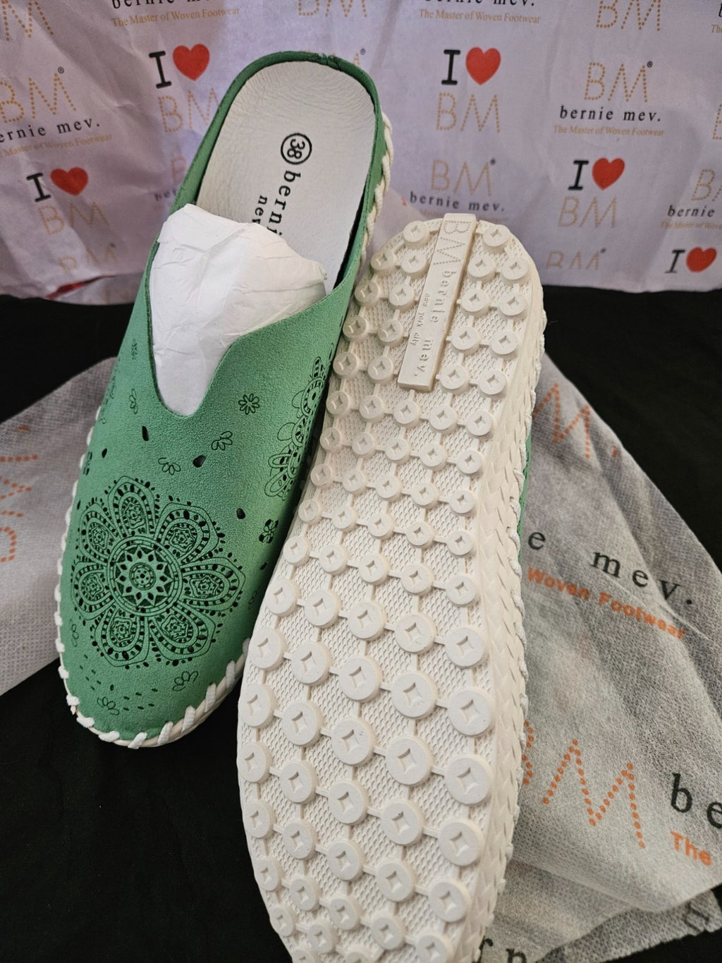 WOMEN'S SHOE BERNIE MEV SZ 7 TEAL SLIP ON NWT