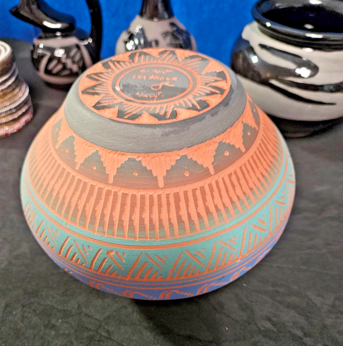 HANDMADE VINTAGE NATIVE AMERICAN ETCHED POTTERY BY ERNEST WATKININ JR NAVAJO