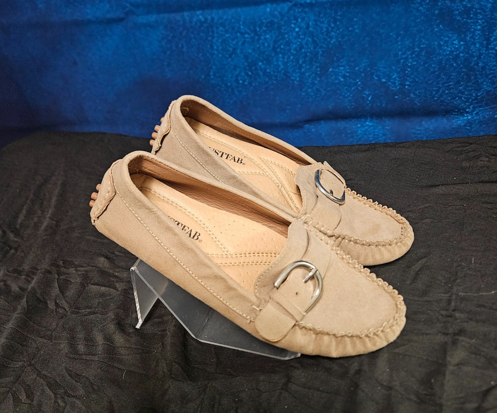 WOMEN'S JUST FAB ZAYLEY MOCCASSINS SIZE 6.5 TAN USED IN GOOD CONDITION