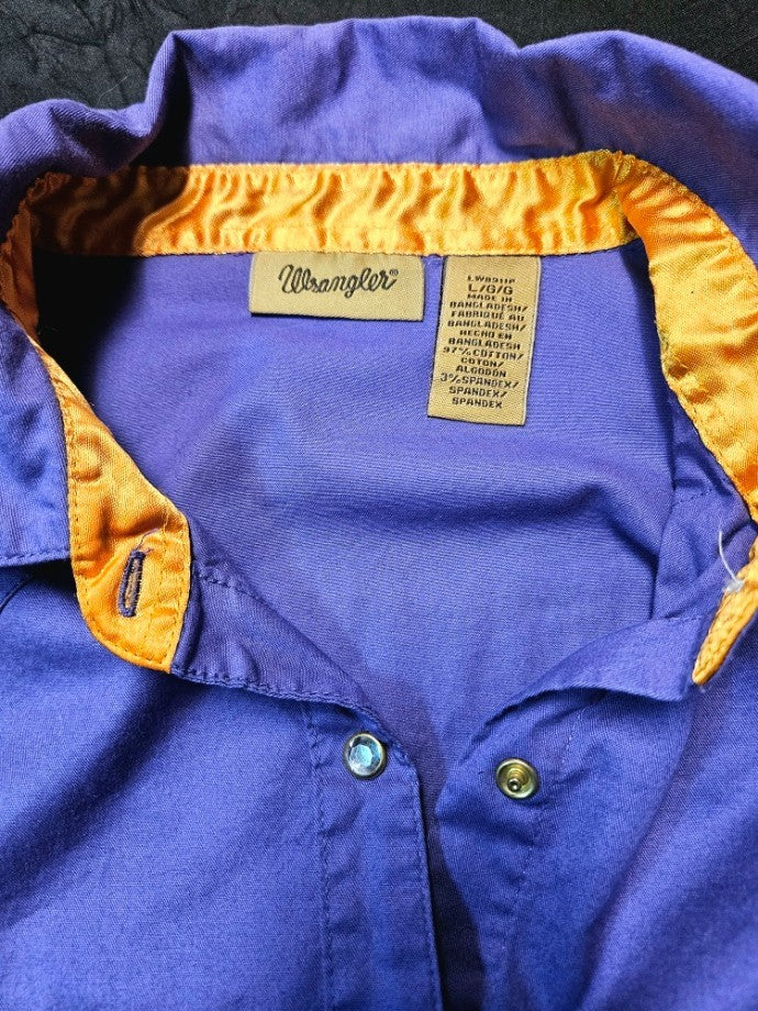 WRANGLER WOMEN'S SNAP UP WESTERN SHIRT SIZE LARGE IN GREAT CONDITION