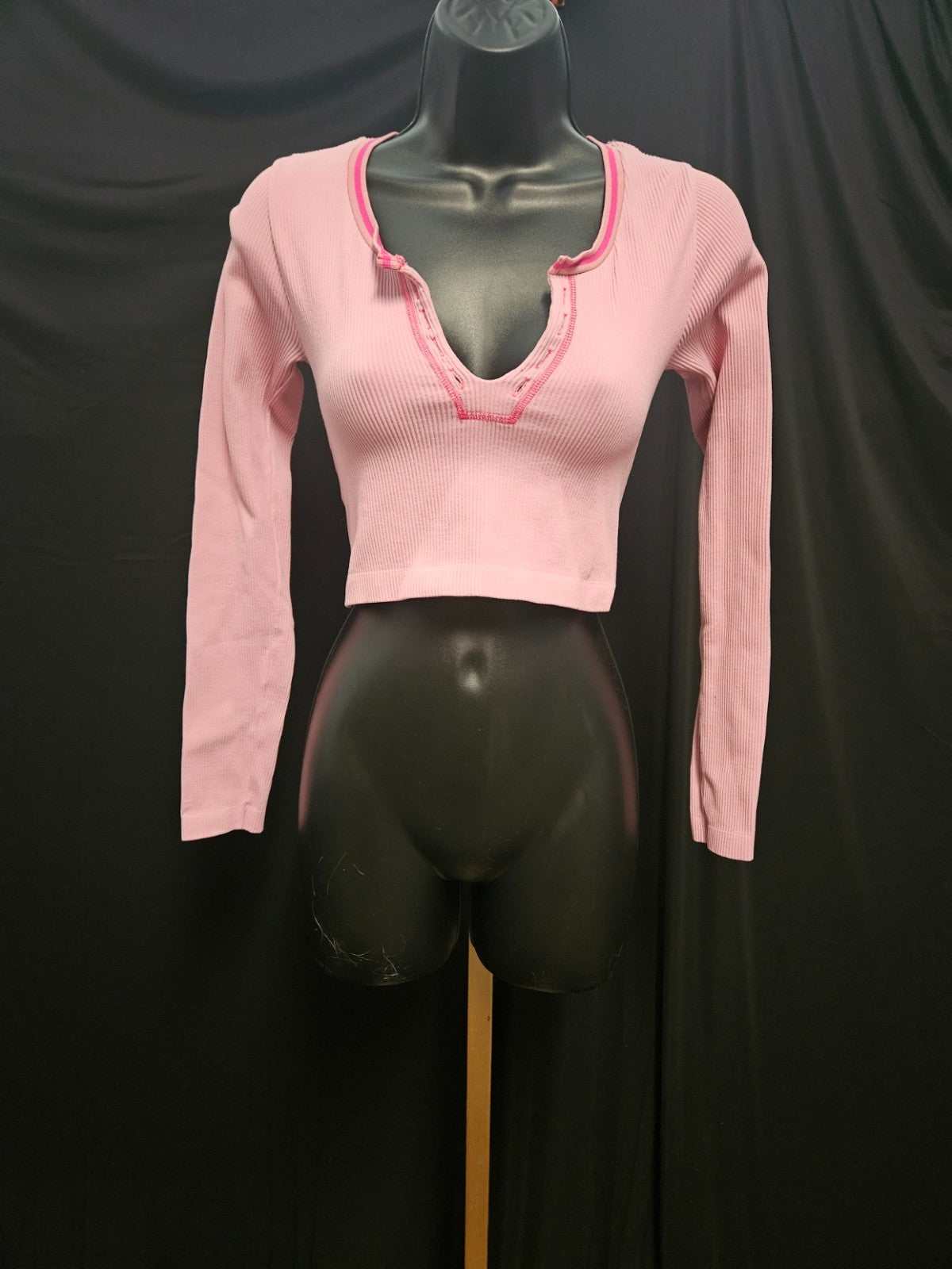 URBAN OUTFITTERS OUT FROM UNDER RIBBED CROP HENLEY PINK SZ MED
