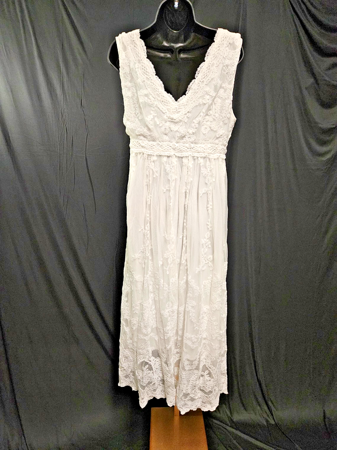 MISSLOOK MEDIUM WOMENS WHITE LACE & POLYESTER MIDI GOWN NWOT