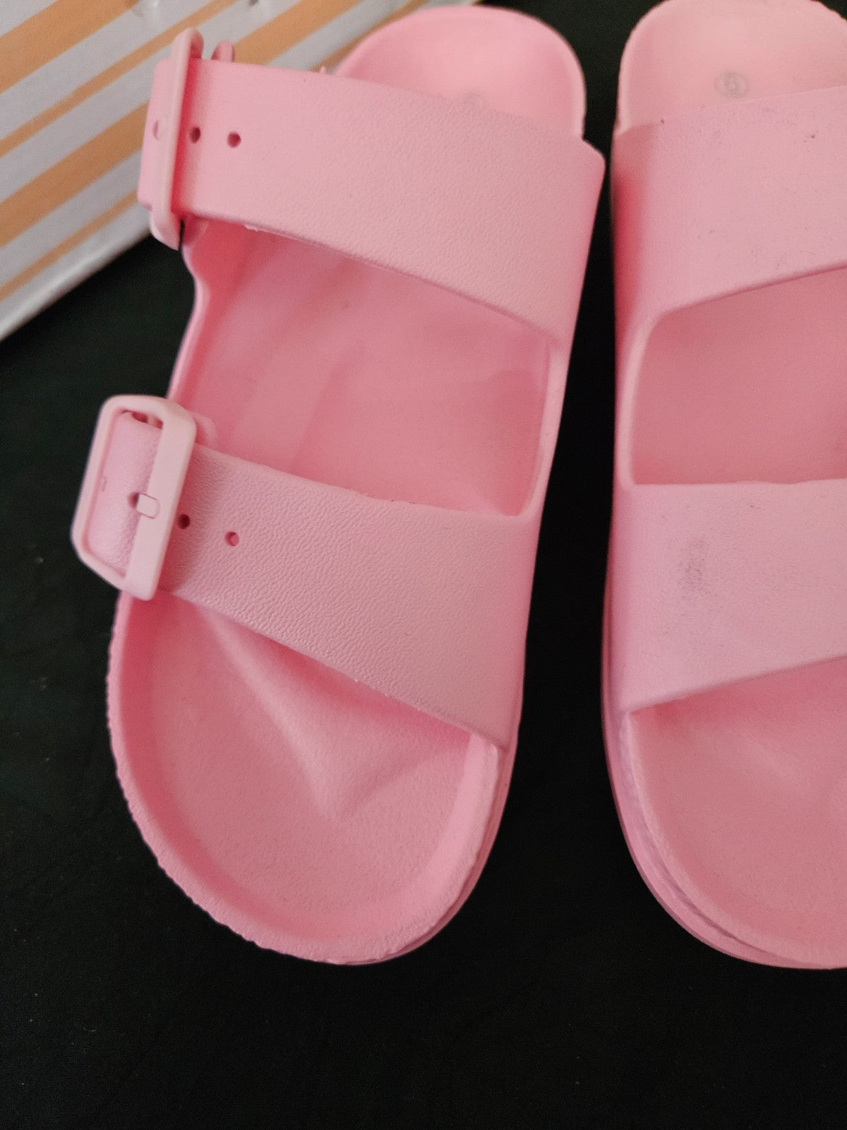 Women's Wild Diva Lounge Pink EVA double buckle slide sandals Size 6 new in box