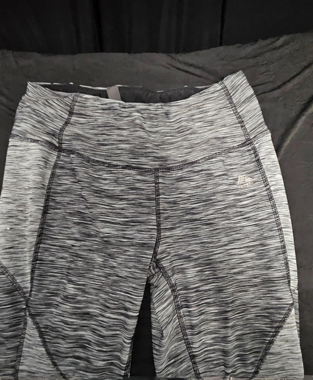 WOMEN'S 4 pr LEGGING BUNDLE SIZE XS, MEDIUM ANKLE, FLARE, YOGA GOOD SHAPE!