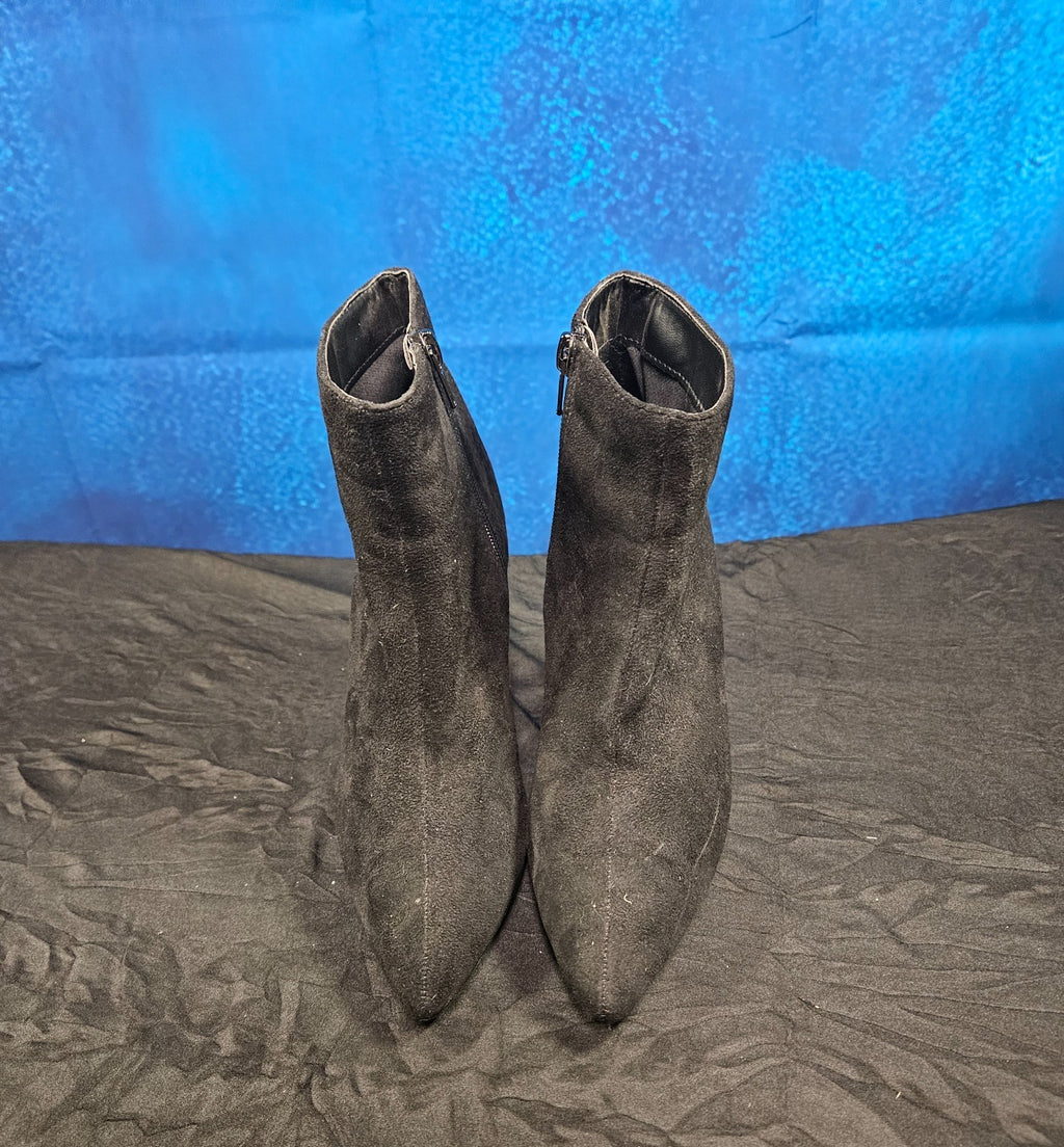 WOMEN'S SIZE 6.5 JUST FAB BLACK SUEDE HEELED BOOTIES