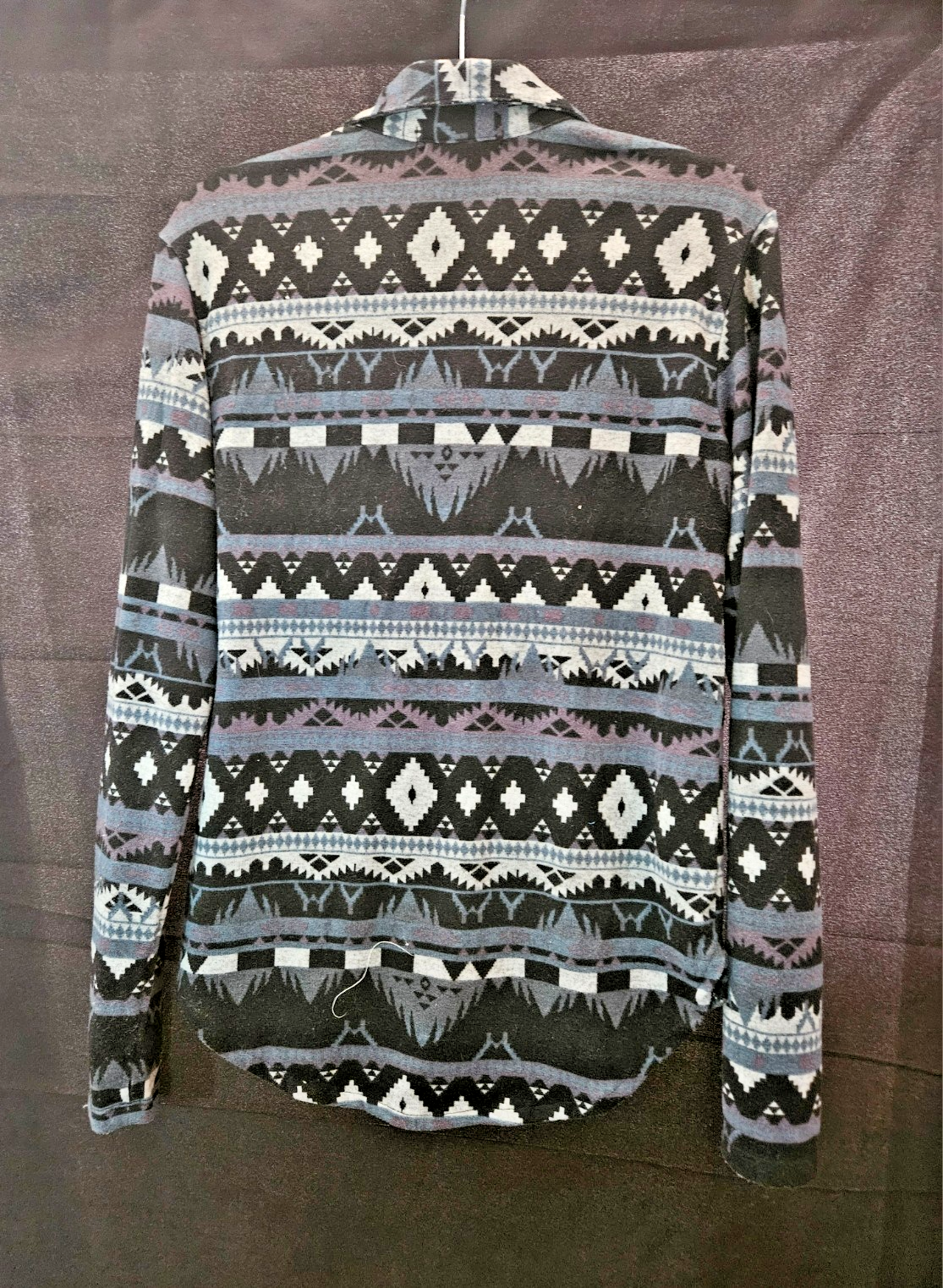 COWGIRL TUFF WOMEN'S SIZE Med SOUTHWESTERN AZTEC  PRINT PULLOVER BUTTON UP TOP