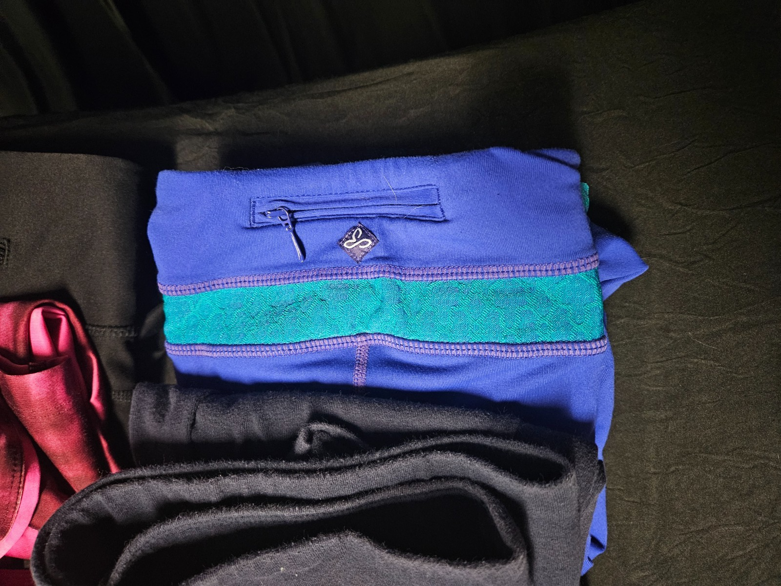 WOMEN'S SIZE S,M,L ACTIVE CAPRI LEGGING BUNDLE