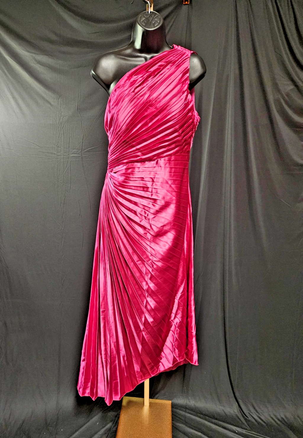 WOMEN'S SIZE 8 DARK PINK SATIN ONE SHOULDER RUCHED GOWN NWOT