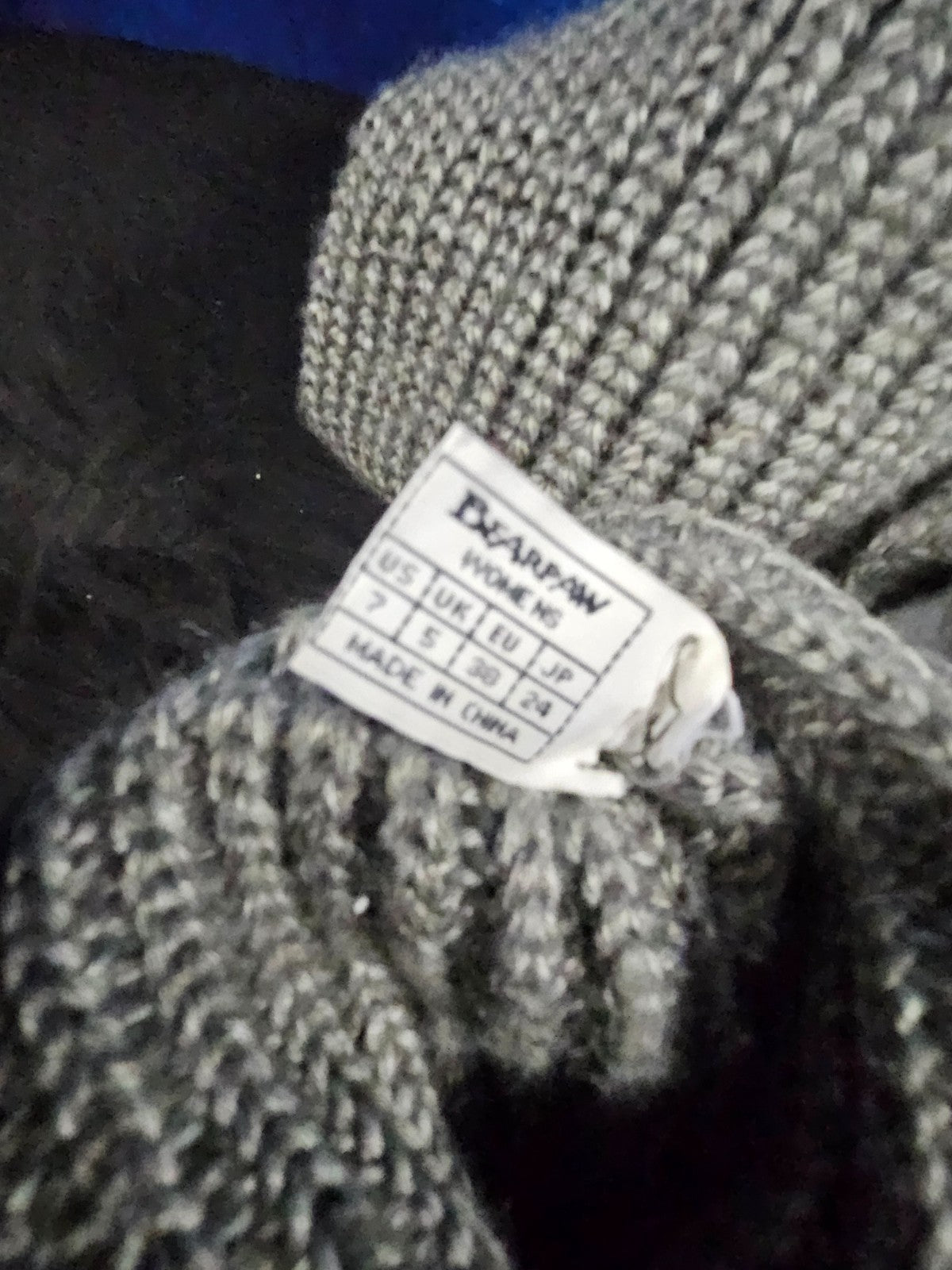 WOMEN'S BEARPAW SIZE 7 TALL KNIT GRAY SHEEPSKIN BOOTS