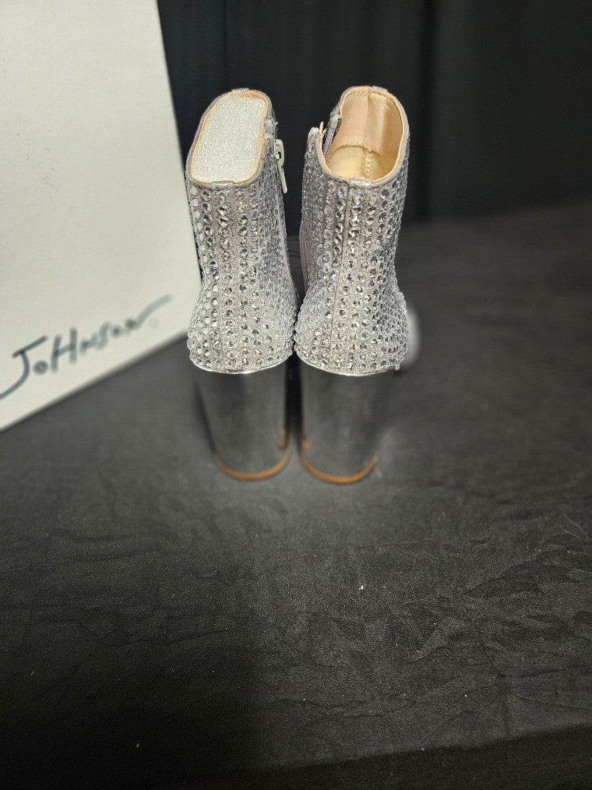 ADORABLE WOMEN'S SIZE 6.5 BETSY JOHNSON COLBY BEDAZZLED BOOTIE NIB