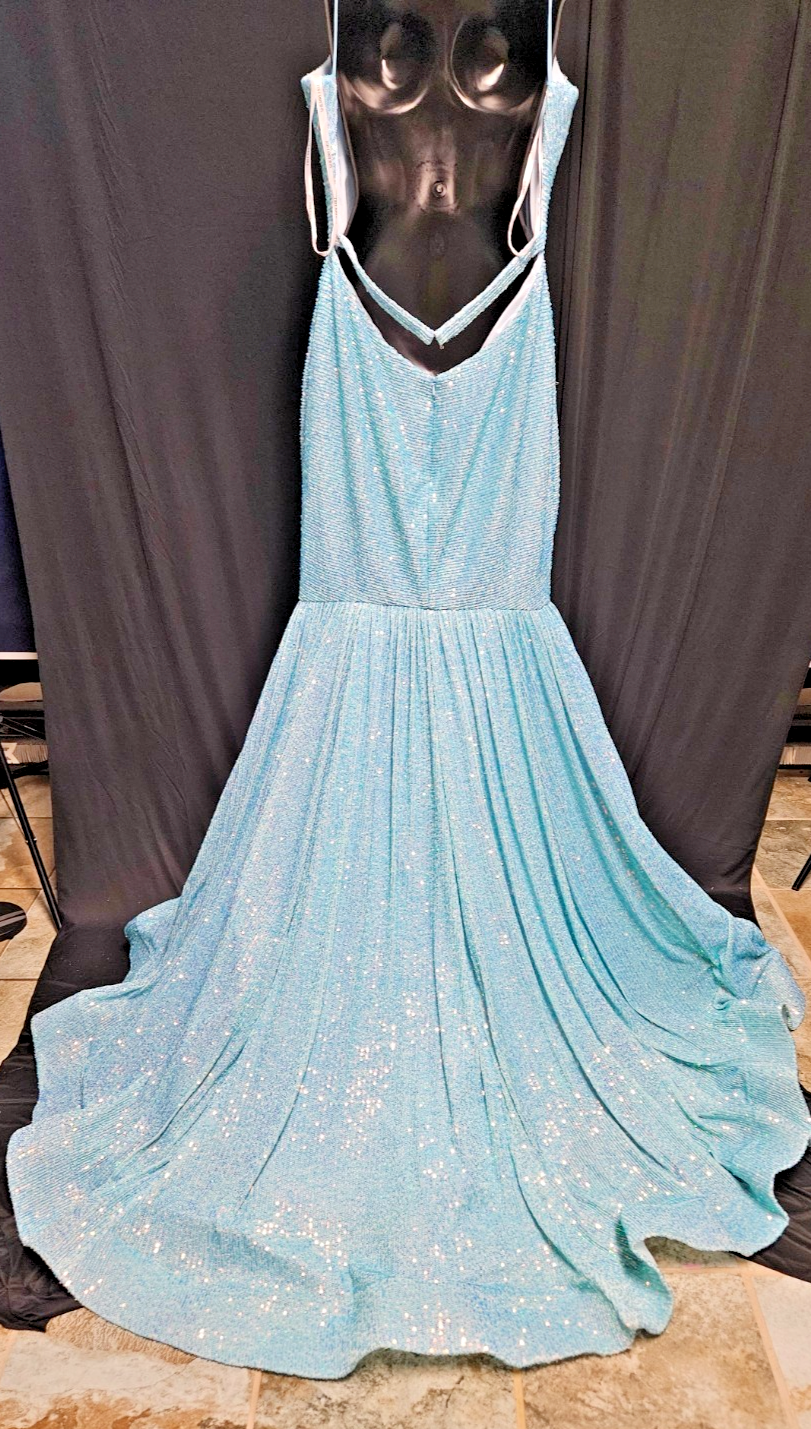GORGEOUS FORMAL SHERRI HILL TURQUOISE BLUE SEQUINED MERMAIN GOWN SIZE 12