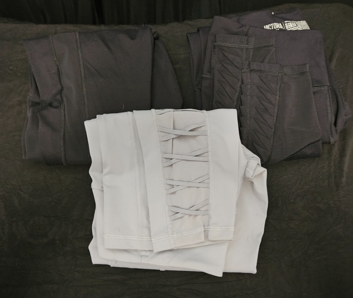 3 pr. BUNDLE WOMEN'S SIZE M & L VICTORIAS SECRET SPORT LEGGINGS