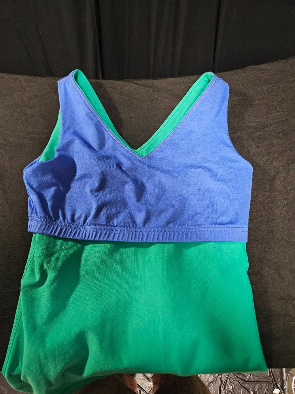 LULULEMON TEAL& BLUE TANK/BRA SLEEVELESS CRISS CROSS TOP SZ 8