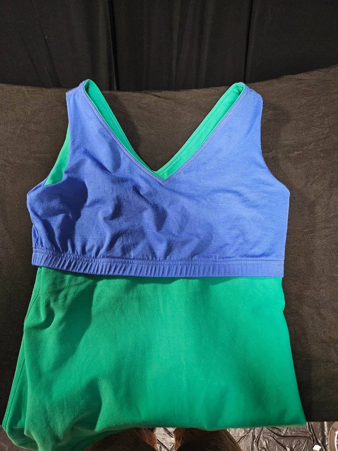 LULULEMON TEAL& BLUE TANK/BRA SLEEVELESS CRISS CROSS TOP SZ 8