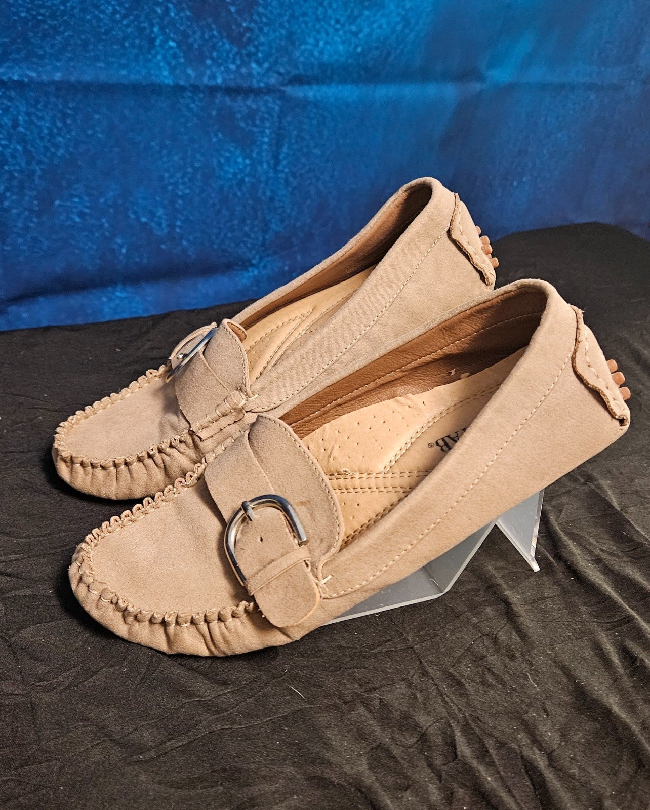 WOMEN'S JUST FAB ZAYLEY MOCCASSINS SIZE 6.5 TAN USED IN GOOD CONDITION
