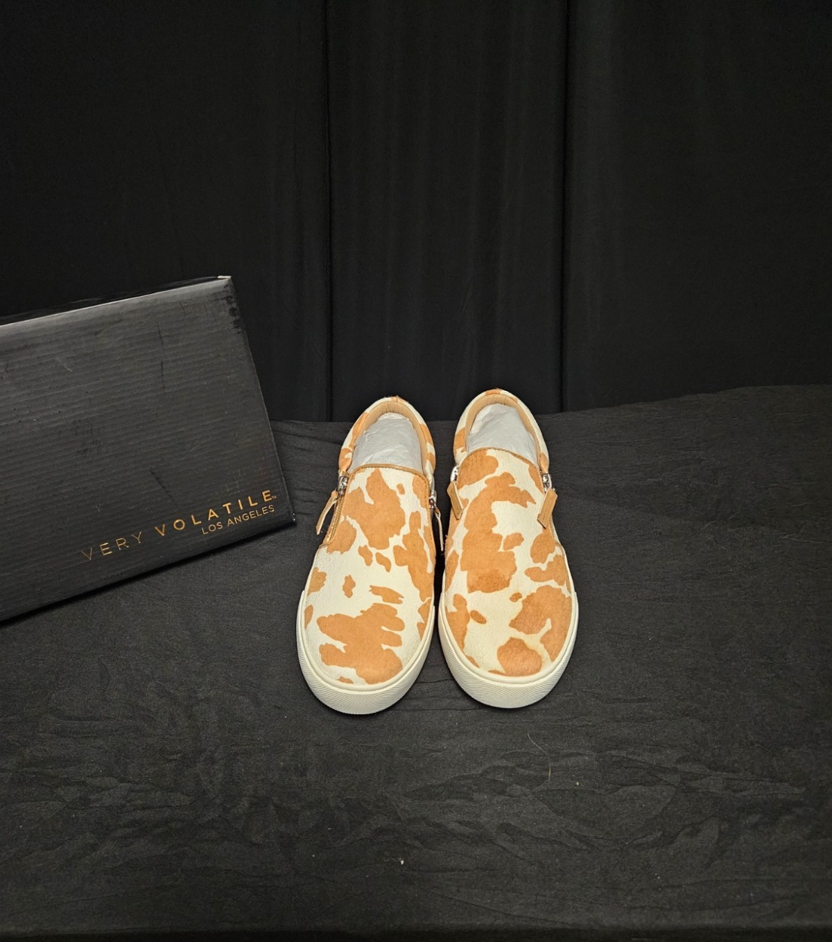 Very Volatile Women's Normande Sneaker Size 7 Tan White Cow Print Real Fur