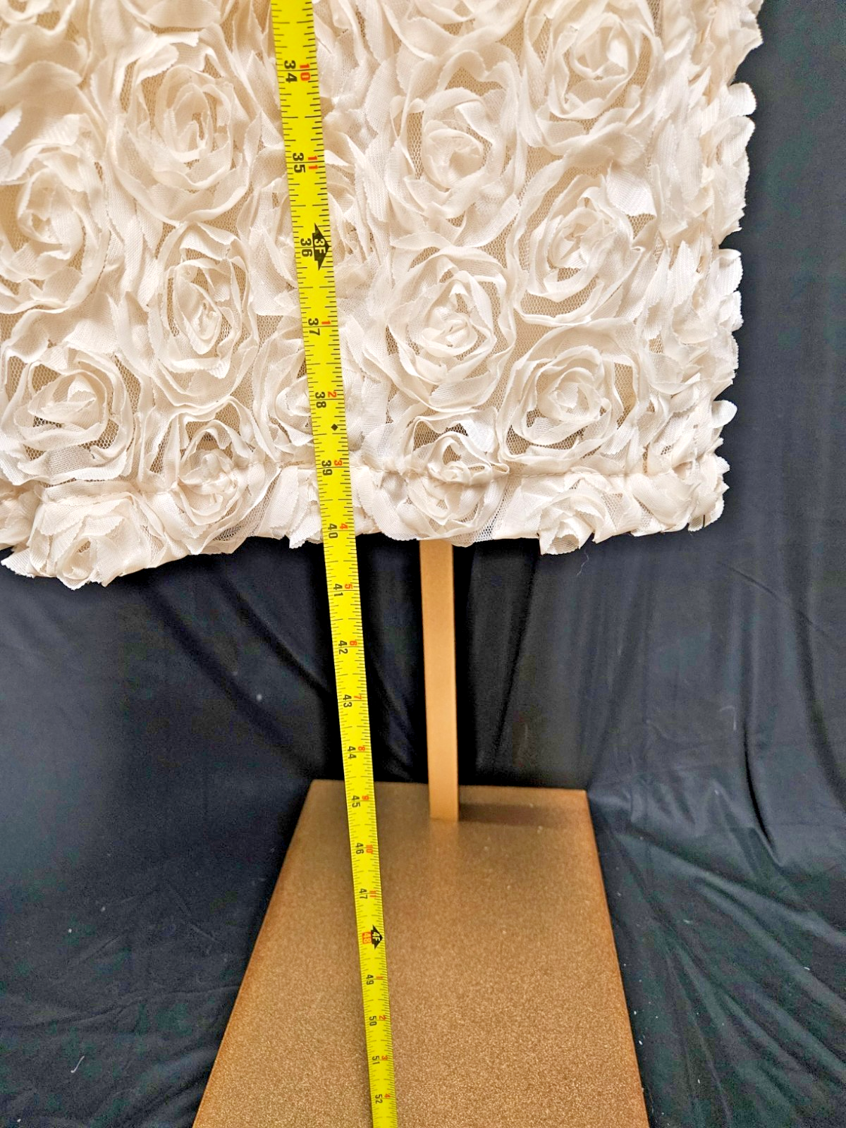 SHEIN LONG BEIGE ROSE FLORAL JACQUARD SLIM FIT GOWN SIZE LARGE SCOOP NECKLINE