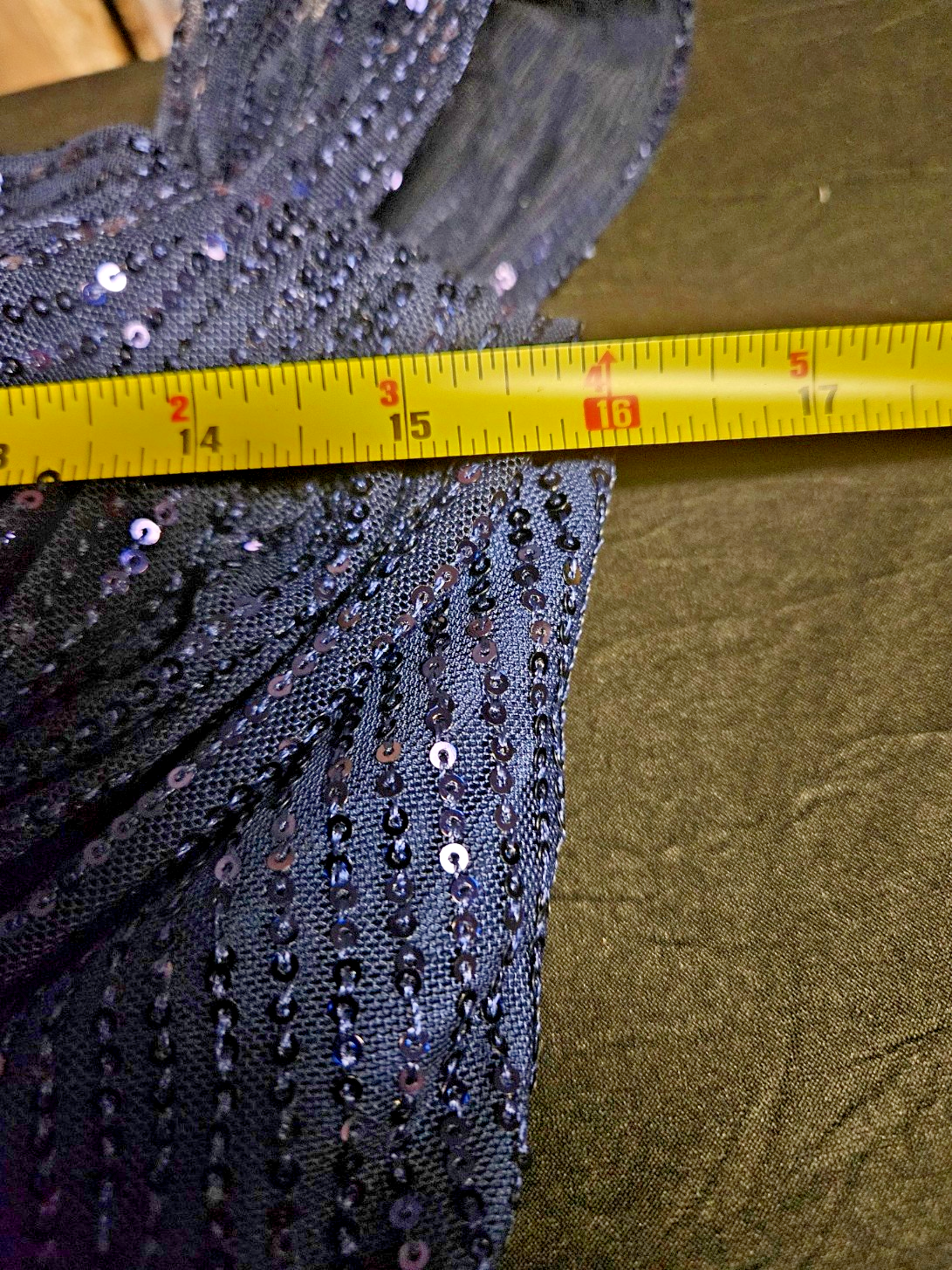 NAVY SEQUINE SIZE 8/10 M ON/OFF SHOULDER SHORT FORMAL/COCKTAIL/PROM DRESS