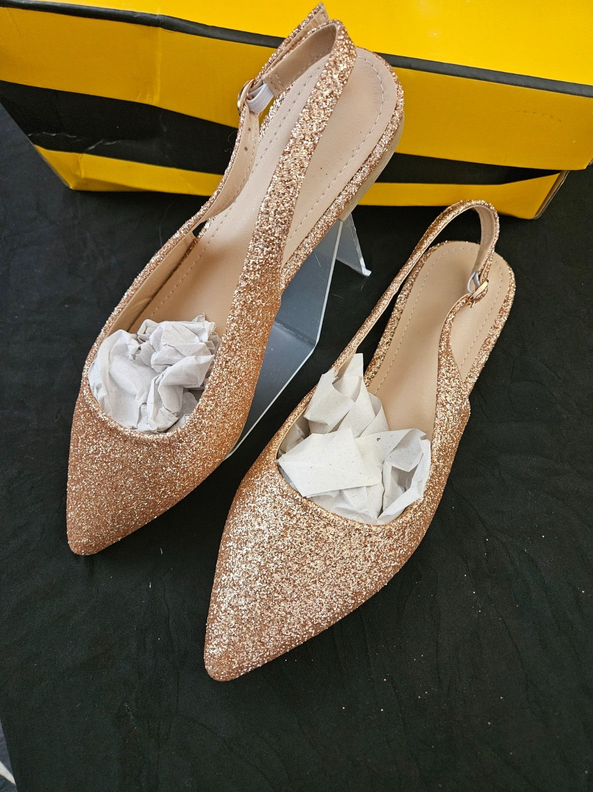 WOMEN'S SZ 6.5  (37) GOLD/GLITTER POINTED TOE DRESS FLAT NEW IN BOX